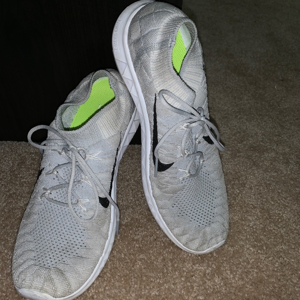 Nike fly knit tennis shoes